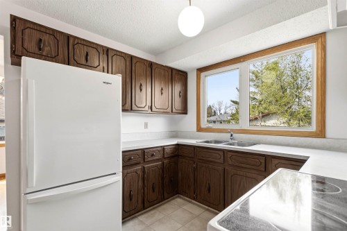 74 Andrew Crescent, St. Albert, AB - Indoor Photo Showing Kitchen With Double Sink
