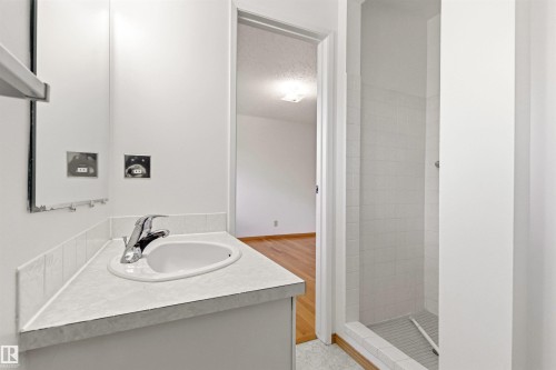 74 Andrew Crescent, St. Albert, AB - Indoor Photo Showing Bathroom