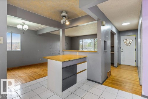 13218 116 Avenue, Edmonton, AB - Indoor