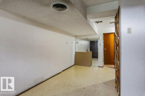 13218 116 Avenue, Edmonton, AB - Indoor Photo Showing Other Room