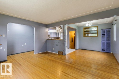 13218 116 Avenue, Edmonton, AB - Indoor Photo Showing Other Room