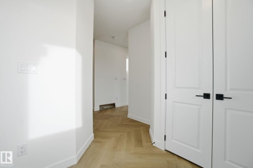 17107 3 Street Nw, Edmonton, AB - Indoor Photo Showing Other Room