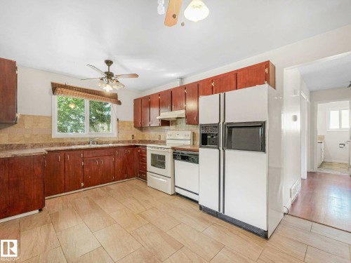 17603 84 Avenue Nw, Edmonton, AB - Indoor Photo Showing Kitchen With Double Sink