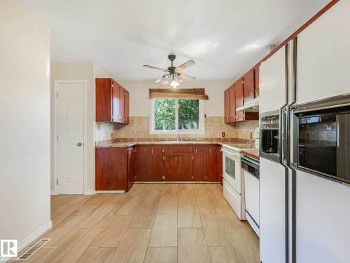 17603 84 Avenue Nw, Edmonton, AB - Indoor Photo Showing Kitchen With Double Sink
