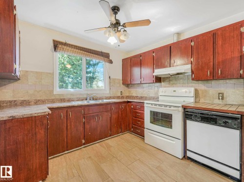 17603 84 Avenue Nw, Edmonton, AB - Indoor Photo Showing Kitchen With Double Sink