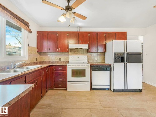 17603 84 Avenue Nw, Edmonton, AB - Indoor Photo Showing Kitchen With Double Sink
