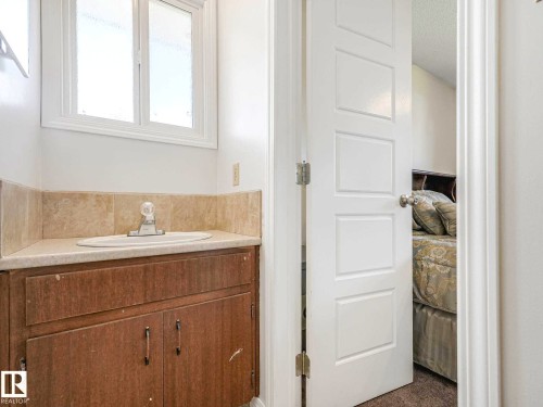 17603 84 Avenue Nw, Edmonton, AB - Indoor