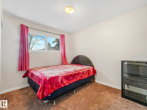 17603 84 Avenue Nw, Edmonton, AB - Indoor Photo Showing Bedroom