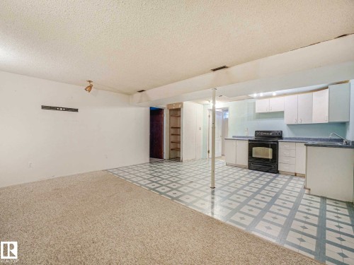 17603 84 Avenue Nw, Edmonton, AB - Indoor