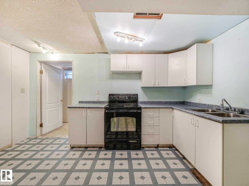 17603 84 Avenue Nw, Edmonton, AB - Indoor Photo Showing Kitchen With Double Sink