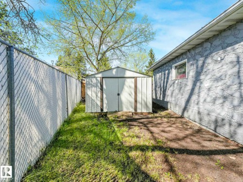 17603 84 Avenue Nw, Edmonton, AB - Outdoor
