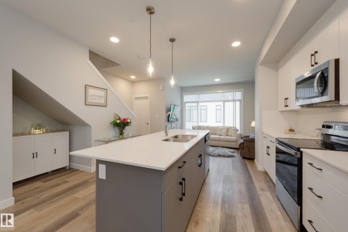 34 1729 Keene Crescent, Edmonton, AB - Indoor Photo Showing Kitchen With Double Sink With Upgraded Kitchen