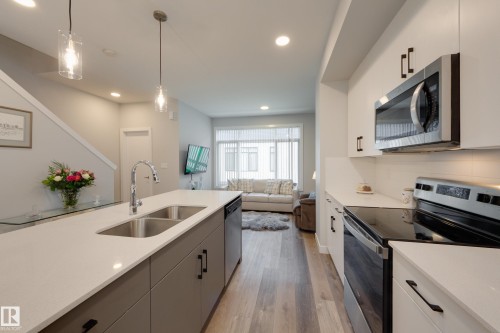 34 1729 Keene Crescent, Edmonton, AB - Indoor Photo Showing Kitchen With Double Sink With Upgraded Kitchen