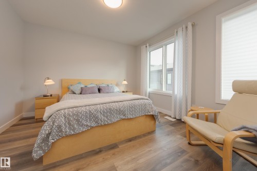 34 1729 Keene Crescent, Edmonton, AB - Indoor Photo Showing Bedroom