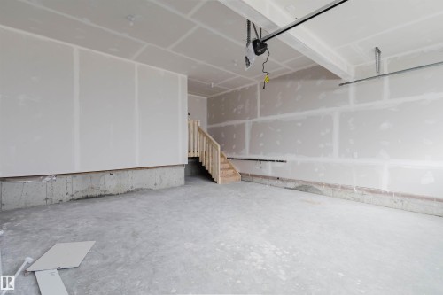 806 Elderberry Court, Edmonton, AB - Indoor Photo Showing Garage