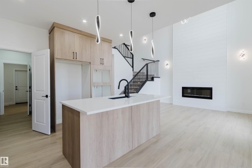 806 Elderberry Court, Edmonton, AB - Indoor Photo Showing Kitchen
