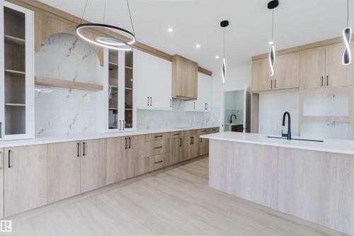806 Elderberry Court, Edmonton, AB - Indoor Photo Showing Kitchen With Upgraded Kitchen