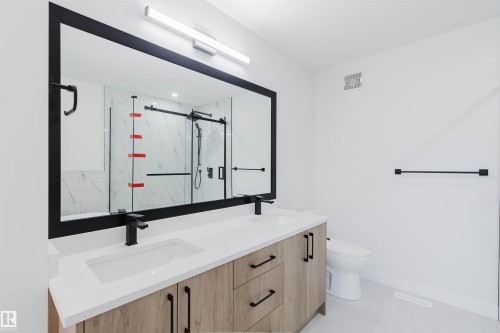 806 Elderberry Court, Edmonton, AB - Indoor Photo Showing Bathroom
