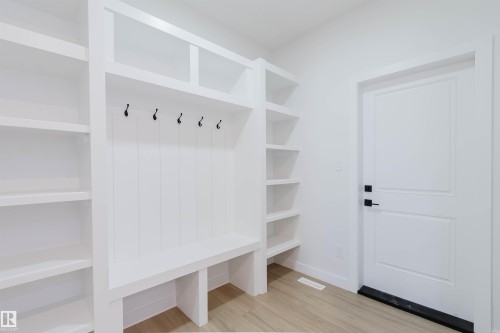 806 Elderberry Court, Edmonton, AB - Indoor With Storage