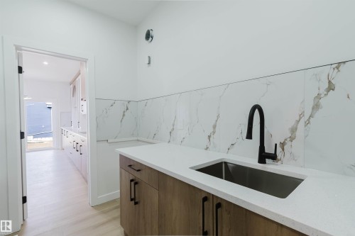 806 Elderberry Court, Edmonton, AB - Indoor