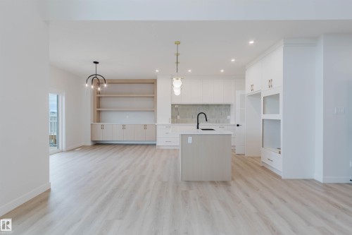 224 Edgemont Green, Edmonton, AB - Indoor Photo Showing Kitchen