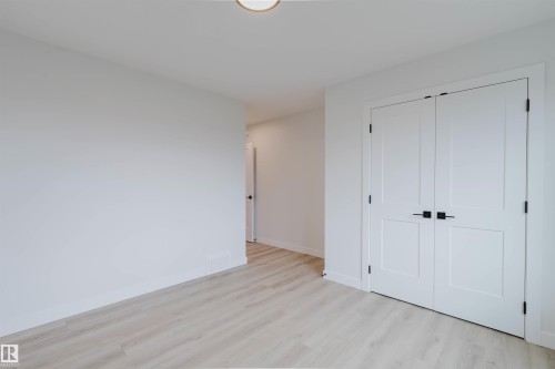 224 Edgemont Green, Edmonton, AB - Indoor Photo Showing Other Room