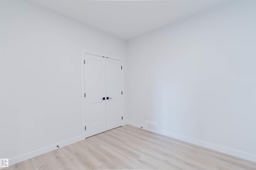 224 Edgemont Green, Edmonton, AB - Indoor Photo Showing Other Room