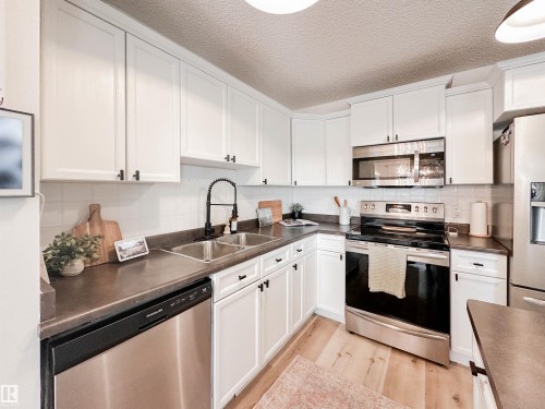 60 Nevis Close, St. Albert, AB - Indoor Photo Showing Kitchen With Stainless Steel Kitchen With Double Sink