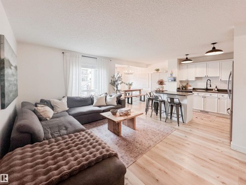 60 Nevis Close, St. Albert, AB - Indoor Photo Showing Living Room