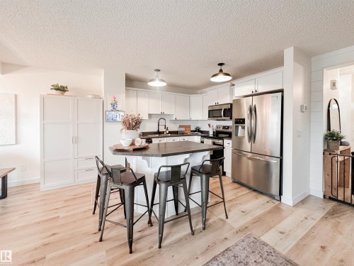 60 Nevis Close, St. Albert, AB - Indoor Photo Showing Kitchen With Stainless Steel Kitchen