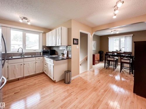 53 Alpine Boulevard, St. Albert, AB - Indoor
