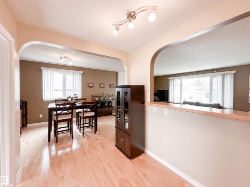 53 Alpine Boulevard, St. Albert, AB - Indoor Photo Showing Dining Room
