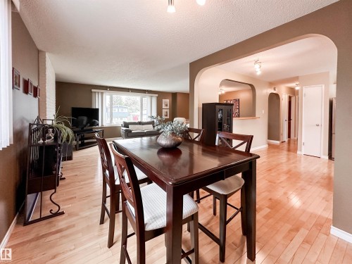53 Alpine Boulevard, St. Albert, AB - Indoor Photo Showing Dining Room