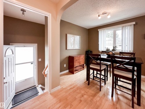 53 Alpine Boulevard, St. Albert, AB - Indoor Photo Showing Dining Room