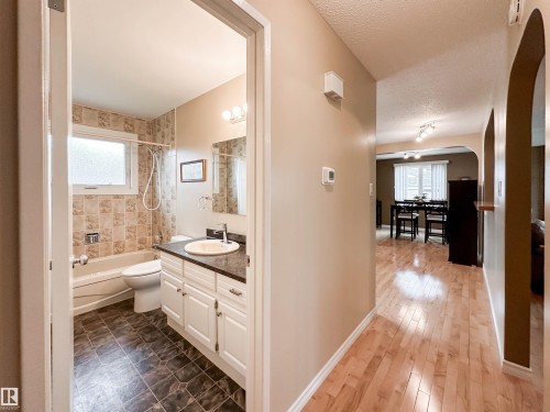 53 Alpine Boulevard, St. Albert, AB - Indoor Photo Showing Bathroom
