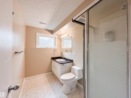 53 Alpine Boulevard, St. Albert, AB - Indoor Photo Showing Bathroom