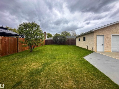 53 Alpine Boulevard, St. Albert, AB - Outdoor