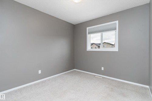 357 Desrochers Boulevard, Edmonton, AB - Indoor Photo Showing Other Room