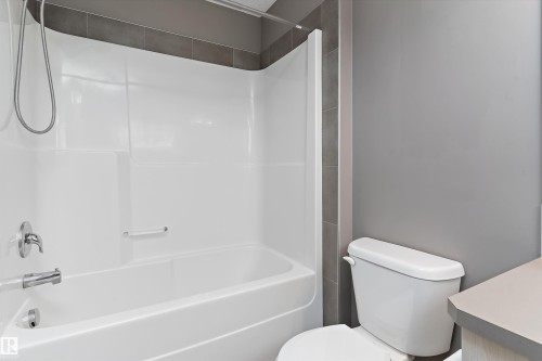 357 Desrochers Boulevard, Edmonton, AB - Indoor Photo Showing Bathroom