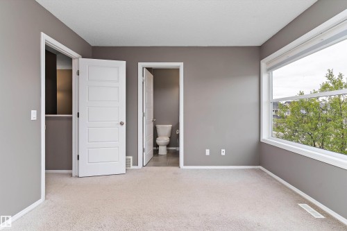 357 Desrochers Boulevard, Edmonton, AB - Indoor Photo Showing Other Room