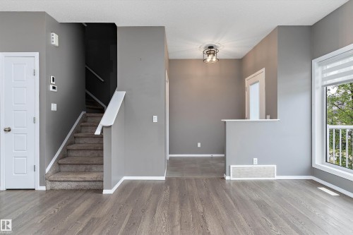 357 Desrochers Boulevard, Edmonton, AB - Indoor Photo Showing Other Room