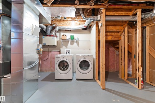 357 Desrochers Boulevard, Edmonton, AB - Indoor Photo Showing Laundry Room