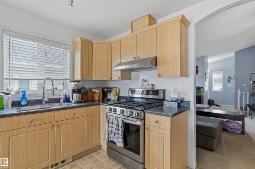 11 Egerland Place, Stony Plain, AB - Indoor Photo Showing Kitchen