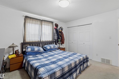 11 Egerland Place, Stony Plain, AB - Indoor Photo Showing Bedroom