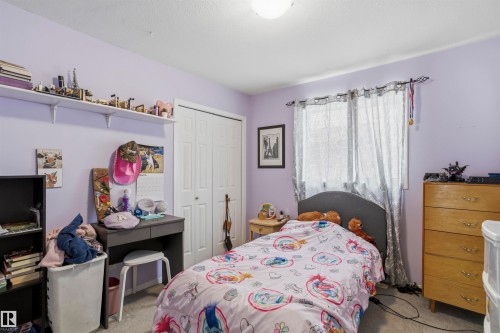11 Egerland Place, Stony Plain, AB - Indoor Photo Showing Bedroom
