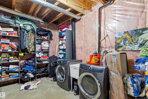 11 Egerland Place, Stony Plain, AB - Indoor Photo Showing Laundry Room
