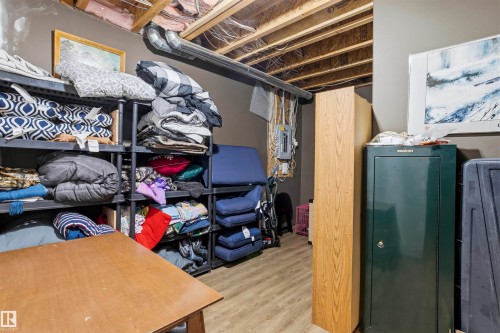 11 Egerland Place, Stony Plain, AB - Indoor Photo Showing Laundry Room