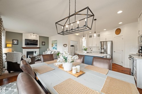 20722 56A Avenue, Edmonton, AB - Indoor Photo Showing Dining Room