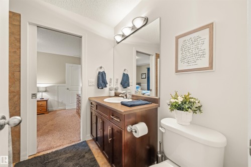 20722 56A Avenue, Edmonton, AB - Indoor Photo Showing Bathroom