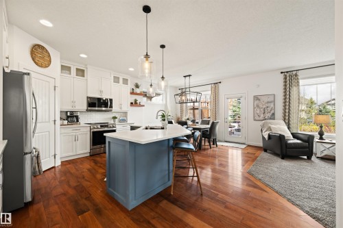 20722 56A Avenue, Edmonton, AB - Indoor Photo Showing Kitchen With Upgraded Kitchen
